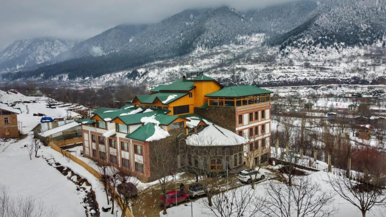 Hotel The Walnut Creek Pahalgām Exterior foto